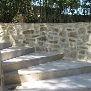 Escaliers sur mesure pierre naturelle cèdre Gray