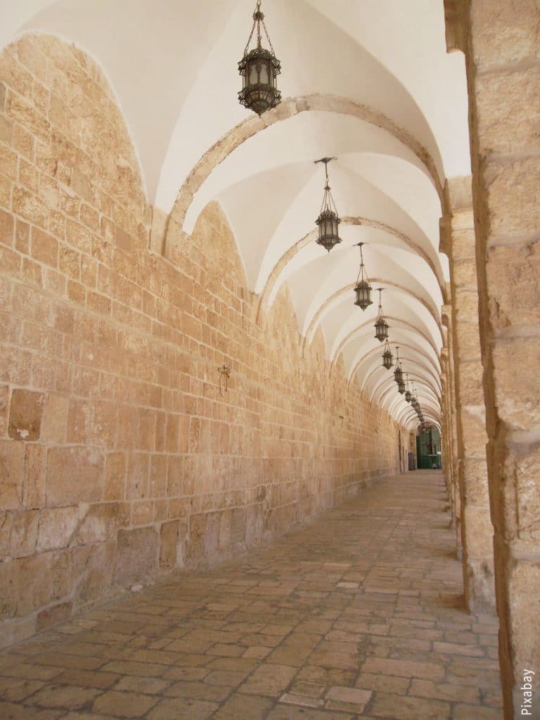 Dallage en pierre de Jérusalem, Pierre Eilat