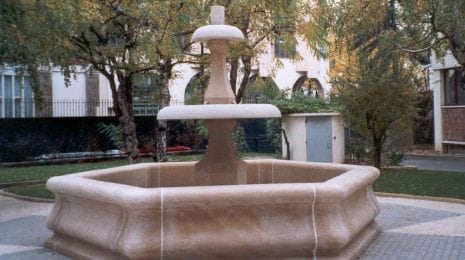 Fontaine en pierre naturelle